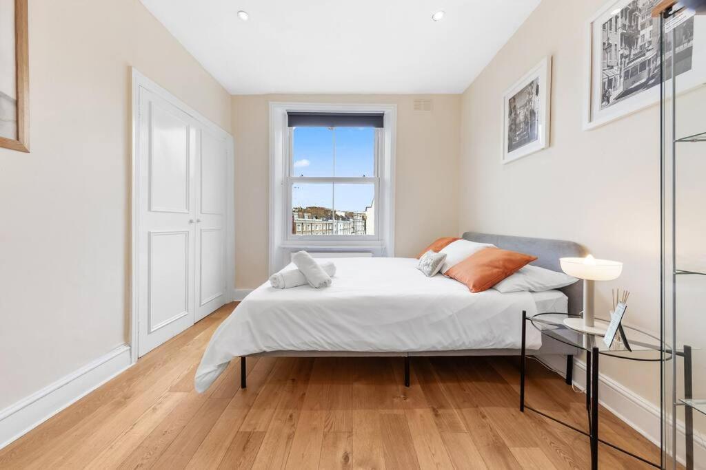 Spacious Sleep 11 With Terrace In Earls Court Ec99 London Exterior photo