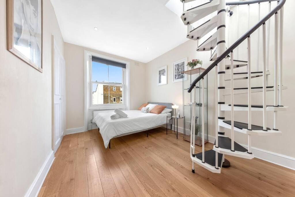 Spacious Sleep 11 With Terrace In Earls Court Ec99 London Exterior photo