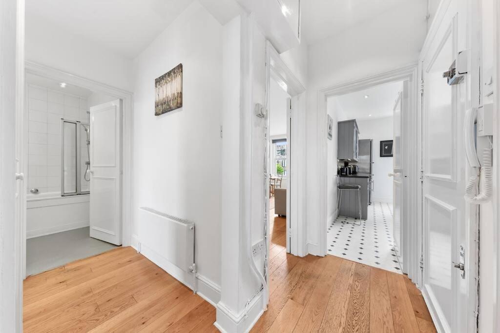 Spacious Sleep 11 With Terrace In Earls Court Ec99 London Exterior photo